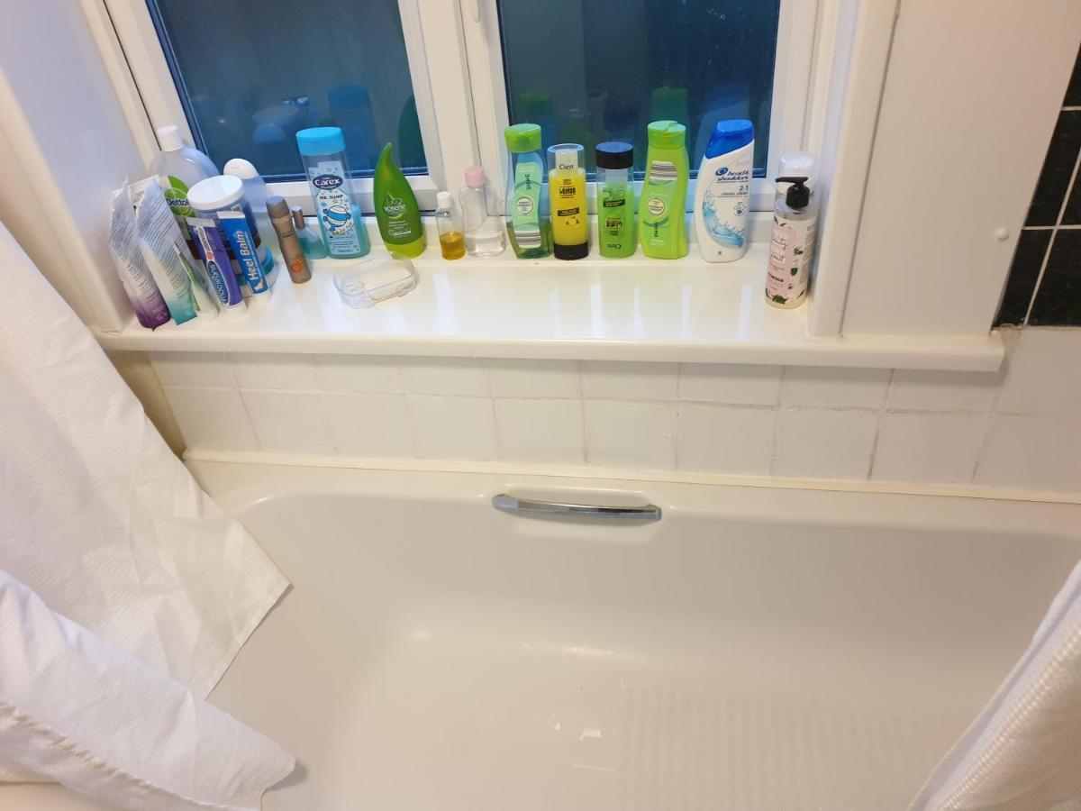 Splendid 4bedrooms Shared Homestay Manchester
